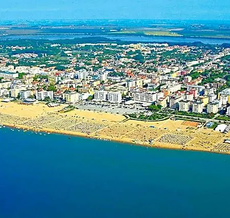 Enjoy Our Bright Hotel Lignano Sabbiadoro